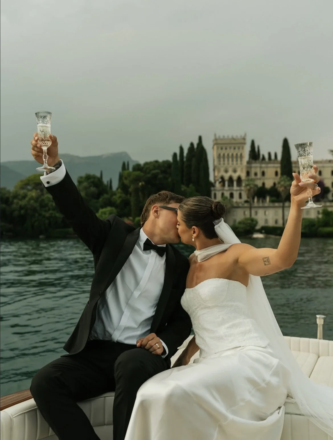 FREE Bridal Checklist & Touch up Kit Valued at $100